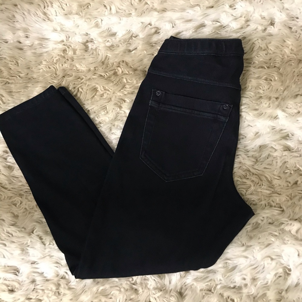 Hue Denim Capri Leggings